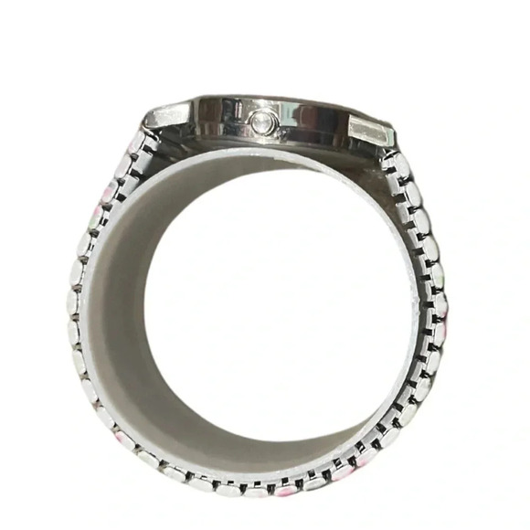 White Floral Expansion
Wristwatch Women's
Signature Collection by Avon - Picture 9 of 10